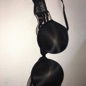 Victoria’s Secret Bombshell Plunge 32D Adds 2 cups